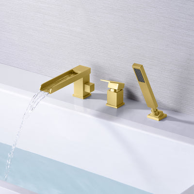 Römischer 3-Loch-Wasserfall-Wasserhahn aus gebürstetem Gold mit Handbrause und Ventil