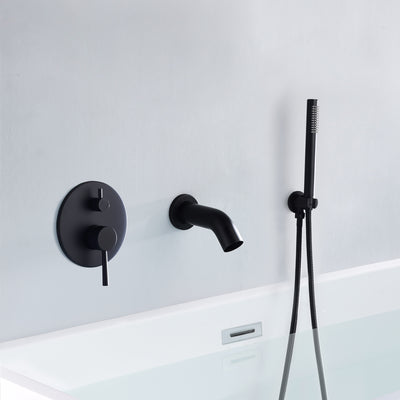 Mattschwarzer Wandmontage-Badewannenhahn mit Handbrause-Umsteller und Wasserfallauslauf