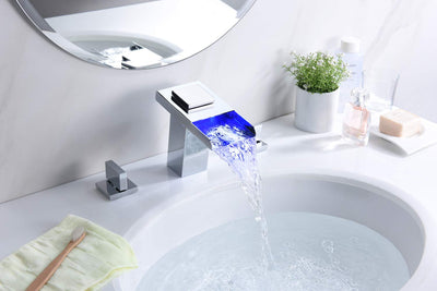Weit verbreiteter Badezimmer-Wasserhahn, LED-beleuchteter Wasserfall-Wasserhahn